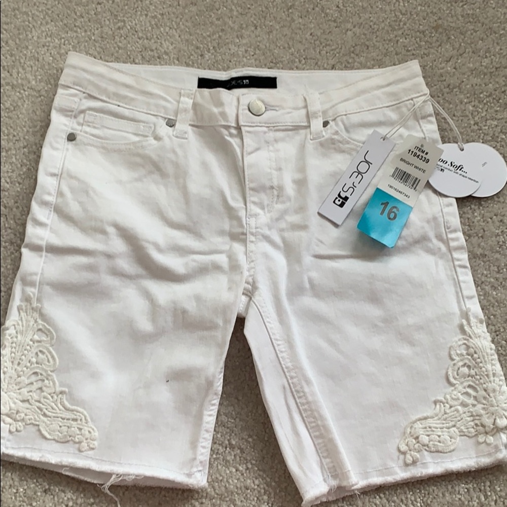 White mid rise bermuda shorts